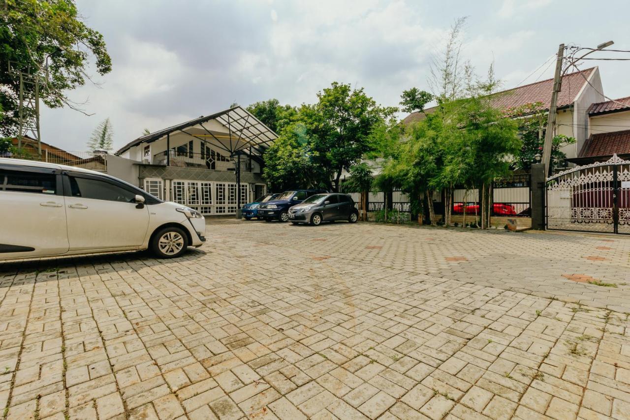 Urbanest Inn House TB Simatupang Pasar Minggu Bagian luar foto