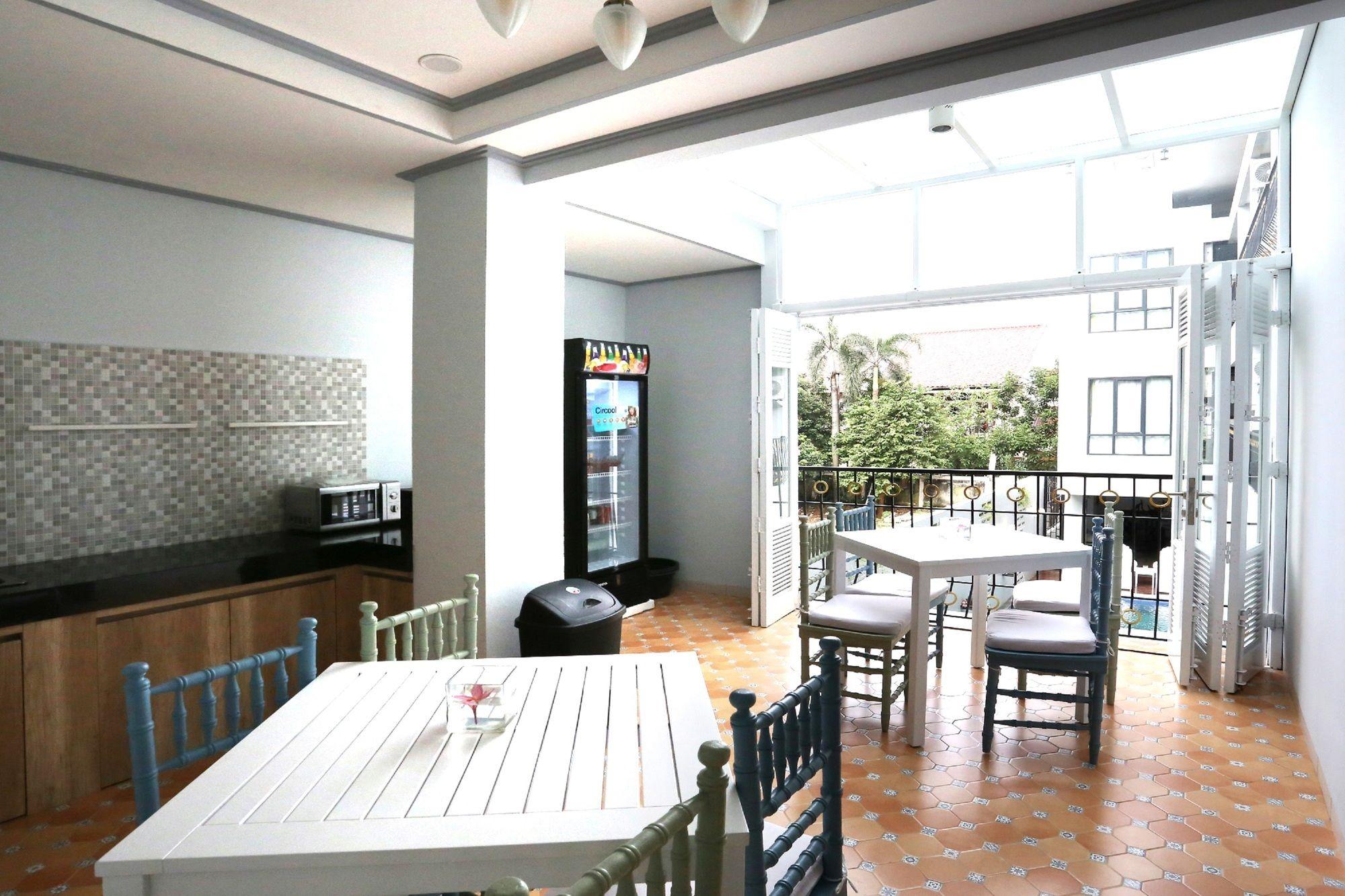 Urbanest Inn House TB Simatupang Pasar Minggu Bagian luar foto