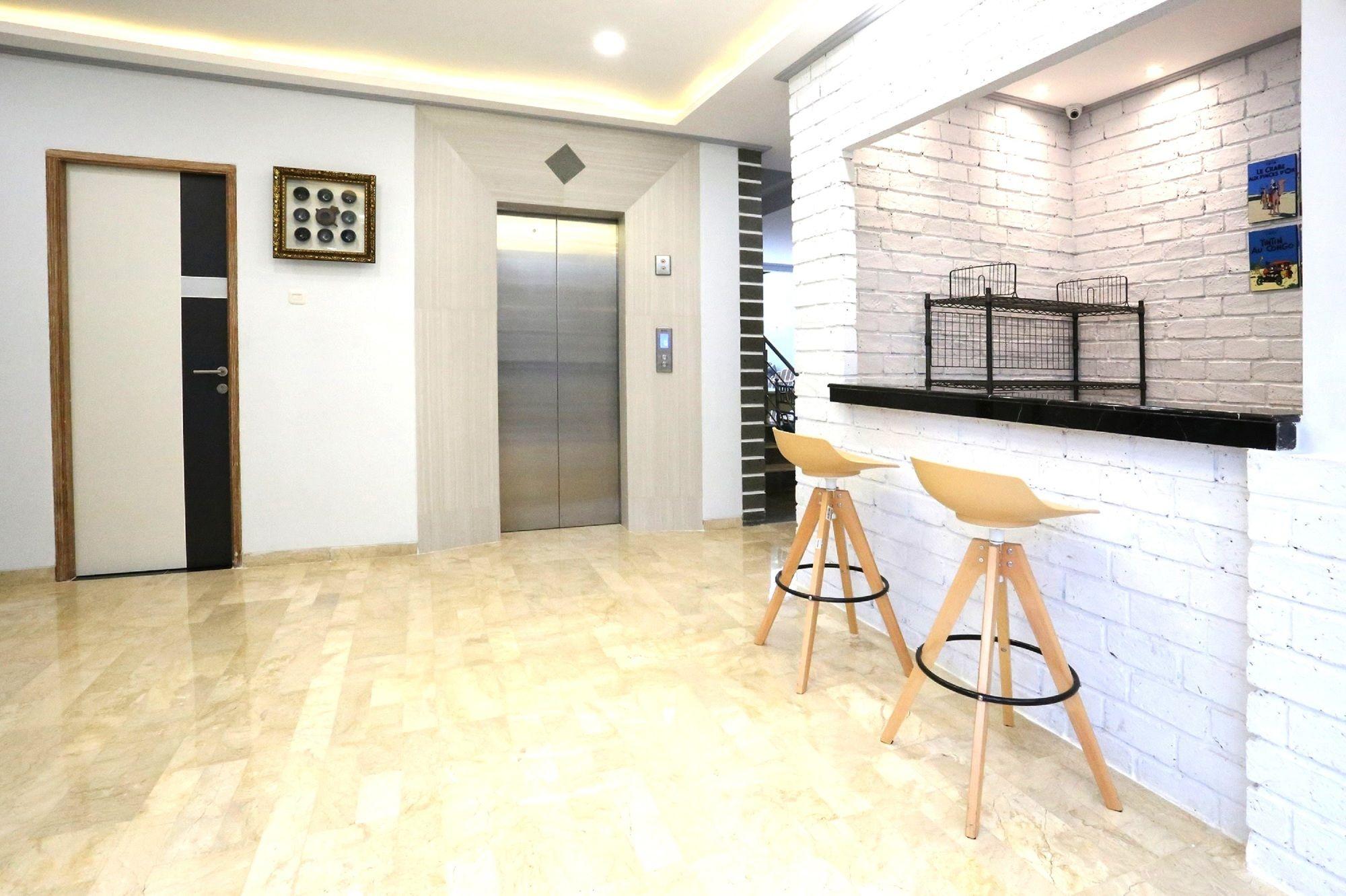 Urbanest Inn House TB Simatupang Pasar Minggu Bagian luar foto