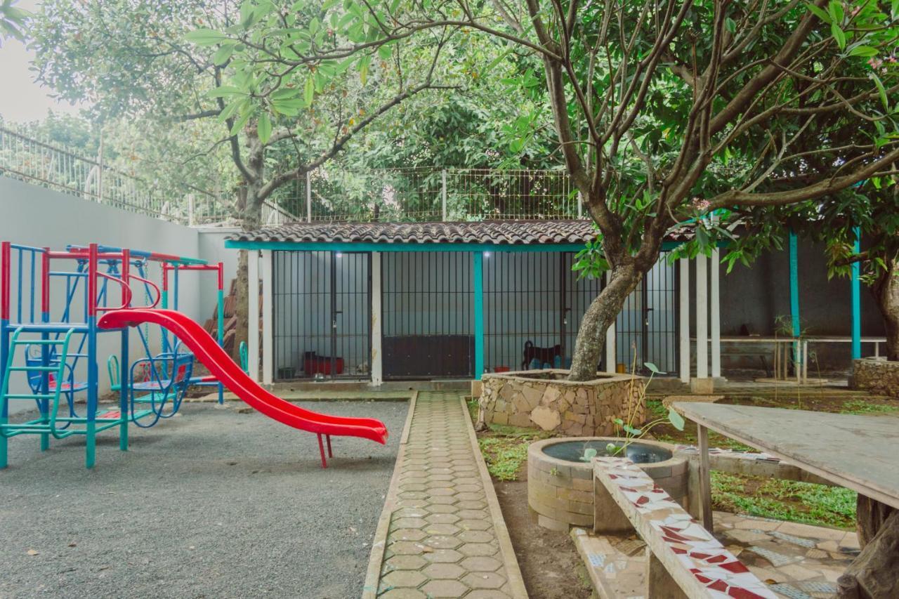 Urbanest Inn House TB Simatupang Pasar Minggu Bagian luar foto