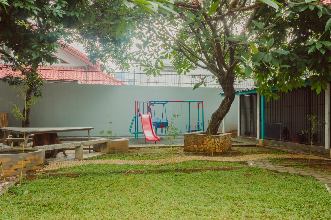 Urbanest Inn House TB Simatupang Pasar Minggu Bagian luar foto