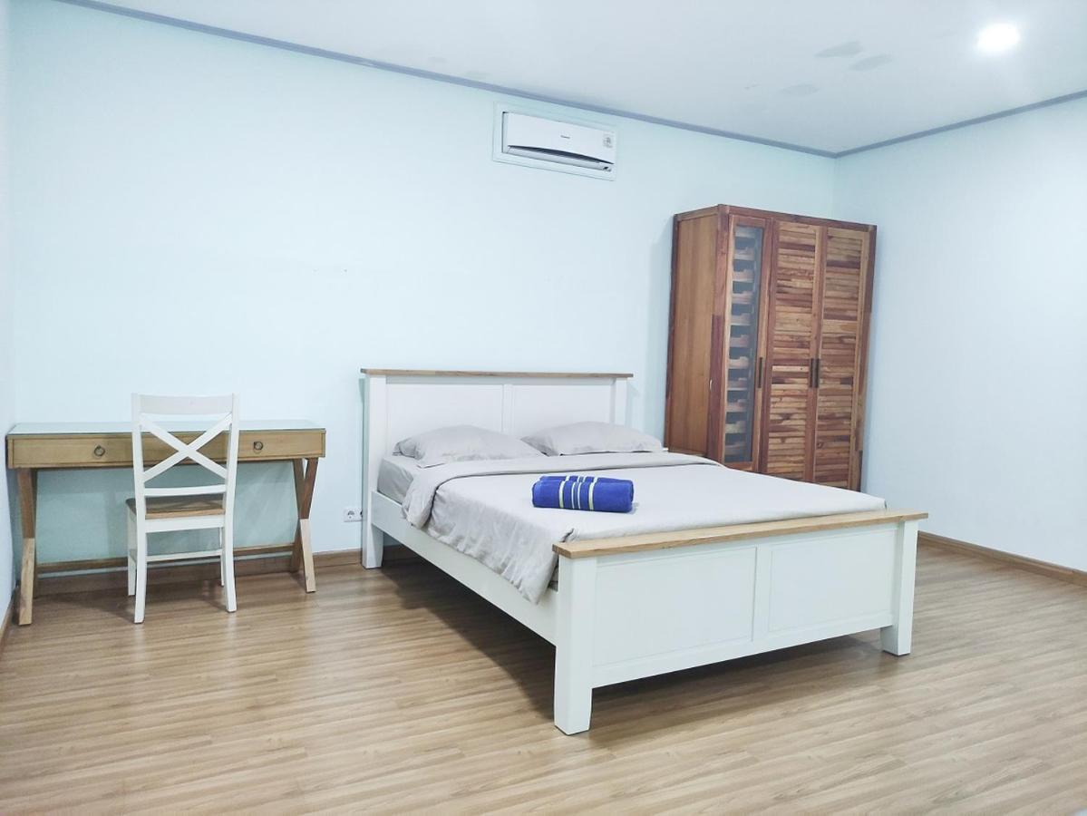Urbanest Inn House TB Simatupang Pasar Minggu Bagian luar foto